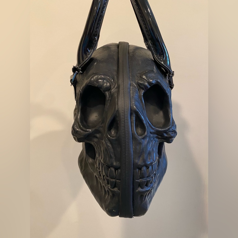 Kreepsville 666 black latex skull purse